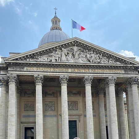 Chic Appartement 2 Bedrooms Phantheon Notre Dame Parigi Esterno foto