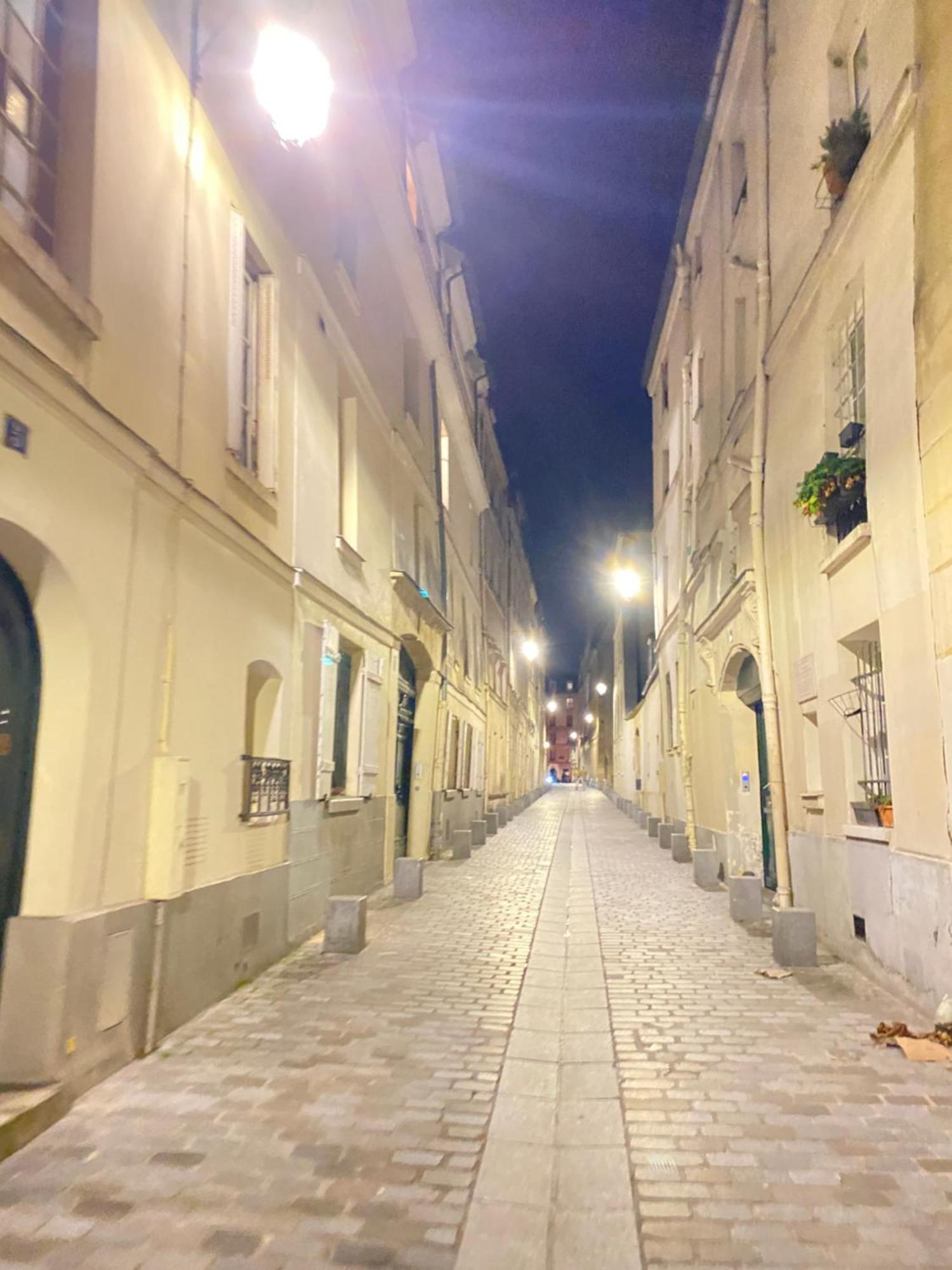 Chic Appartement 2 Bedrooms Phantheon Notre Dame Parigi Esterno foto